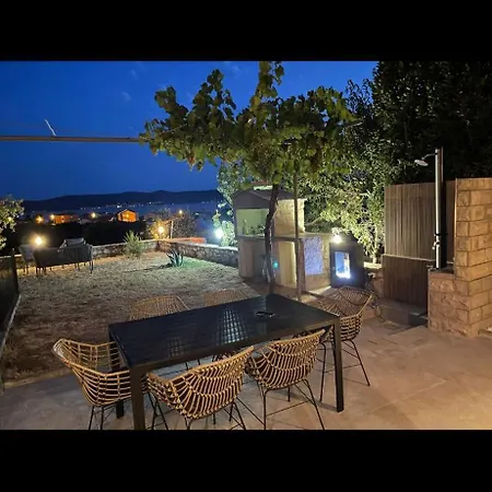 Tustica Apartment